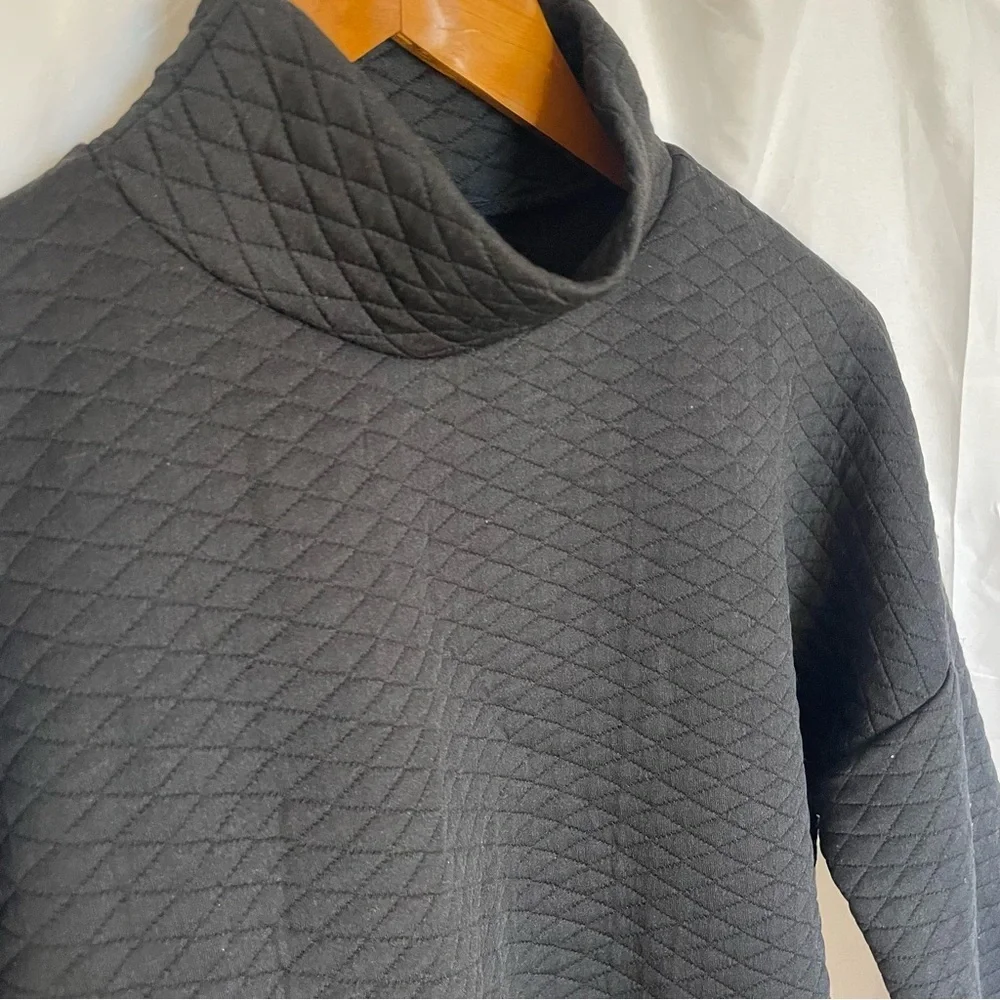 DAILY THREAD Women’s Black Wide Sleeve Quilted Sweatshirt Turtleneck Size Small - Picture 9 of 14